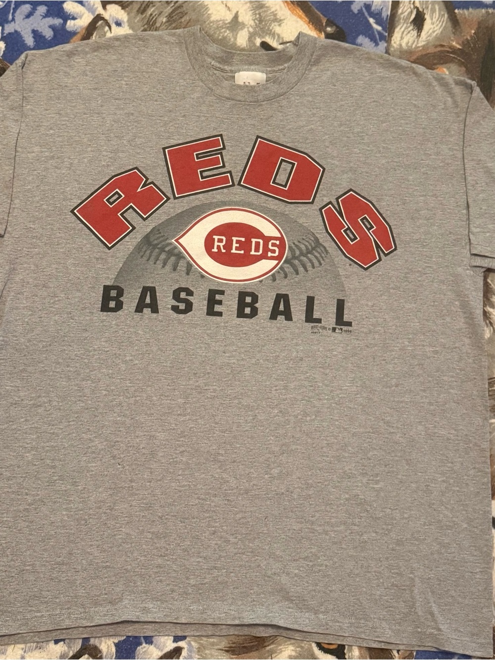 Red Reds Baseball Graphic Tee - Gray